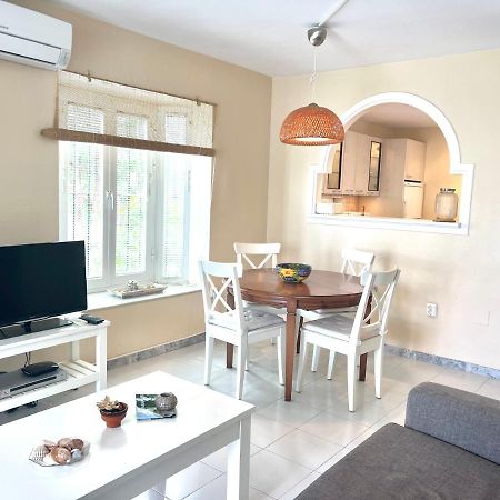 Fabulous Vacation In A 2 Bedroom Townhouse With 2 Terraces Overlooking The Sea, Suitable For 6 People 3 Swimming Pools Tennis And 200 Mts From The Sea El Faro Exterior foto